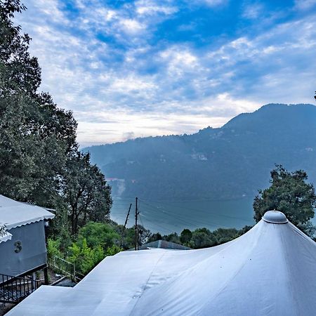 The Whispering Oaks Hotel Nainital Exterior photo