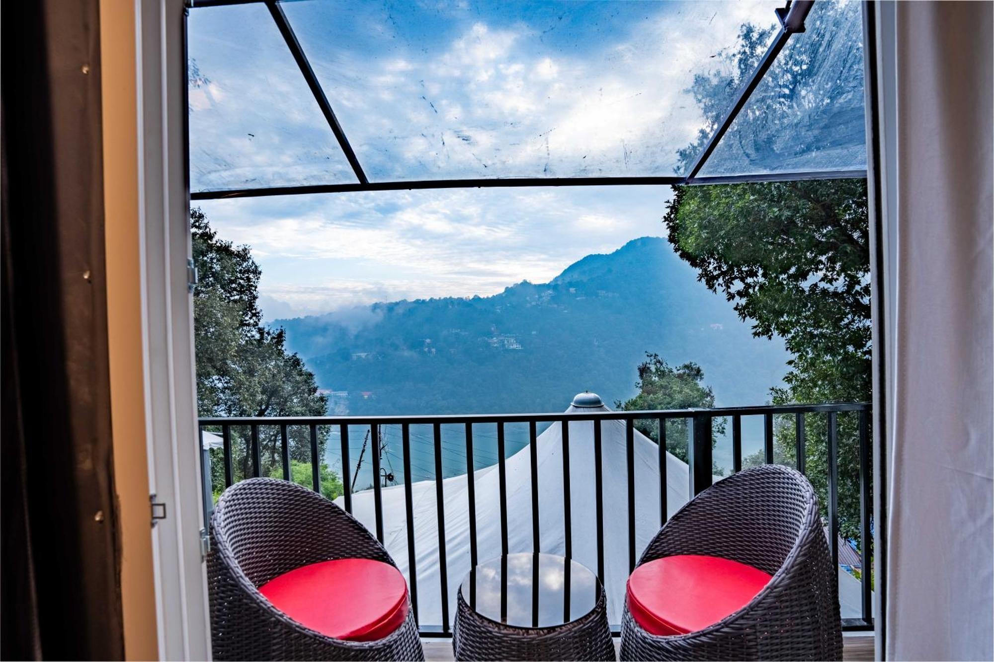 The Whispering Oaks Hotel Nainital Exterior photo