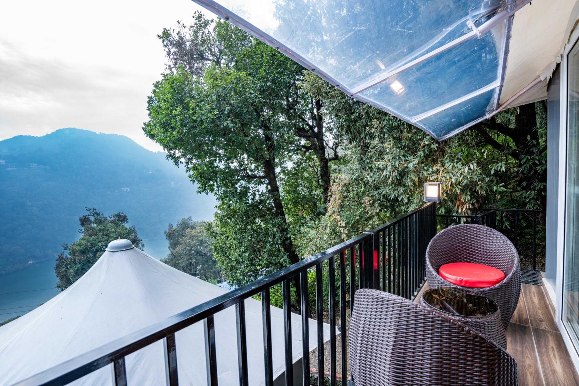 The Whispering Oaks Hotel Nainital Exterior photo